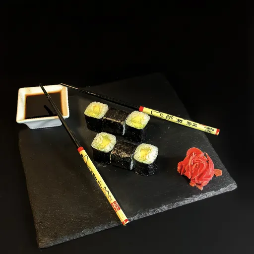 Ролл с авокадо