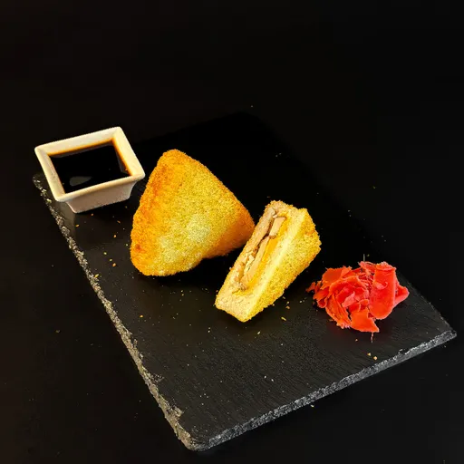 Онигири с курицей и сыром