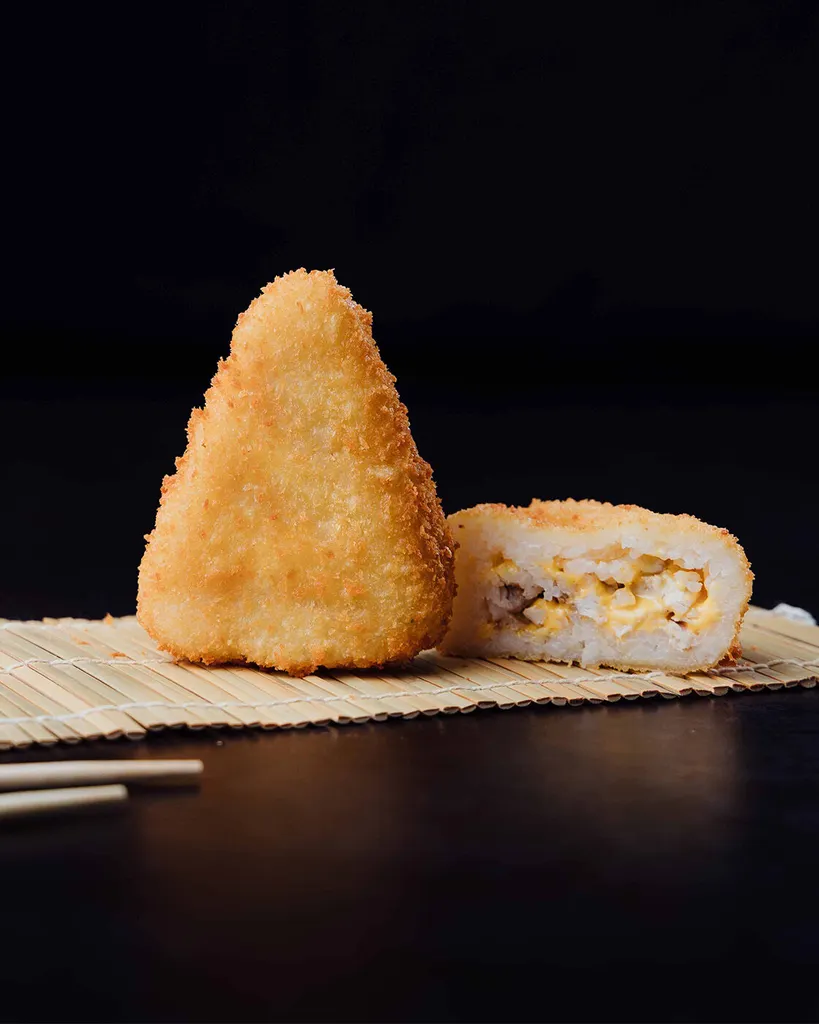Онигири с курицей и сыром