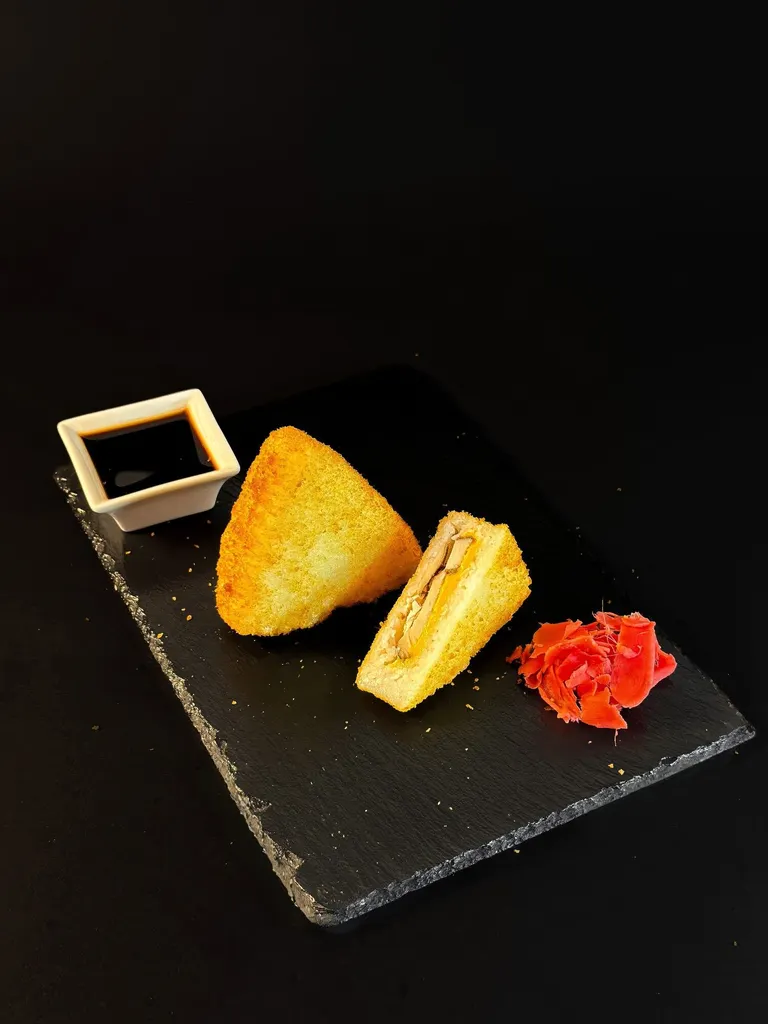 Онигири с курицей и сыром